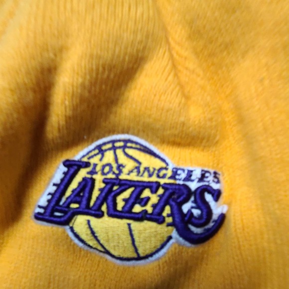 MITCHELL & NESS Hardwood Classics Los Angeles Lakes Knit Pom Pom Beanie Cap - Picture 2 of 9